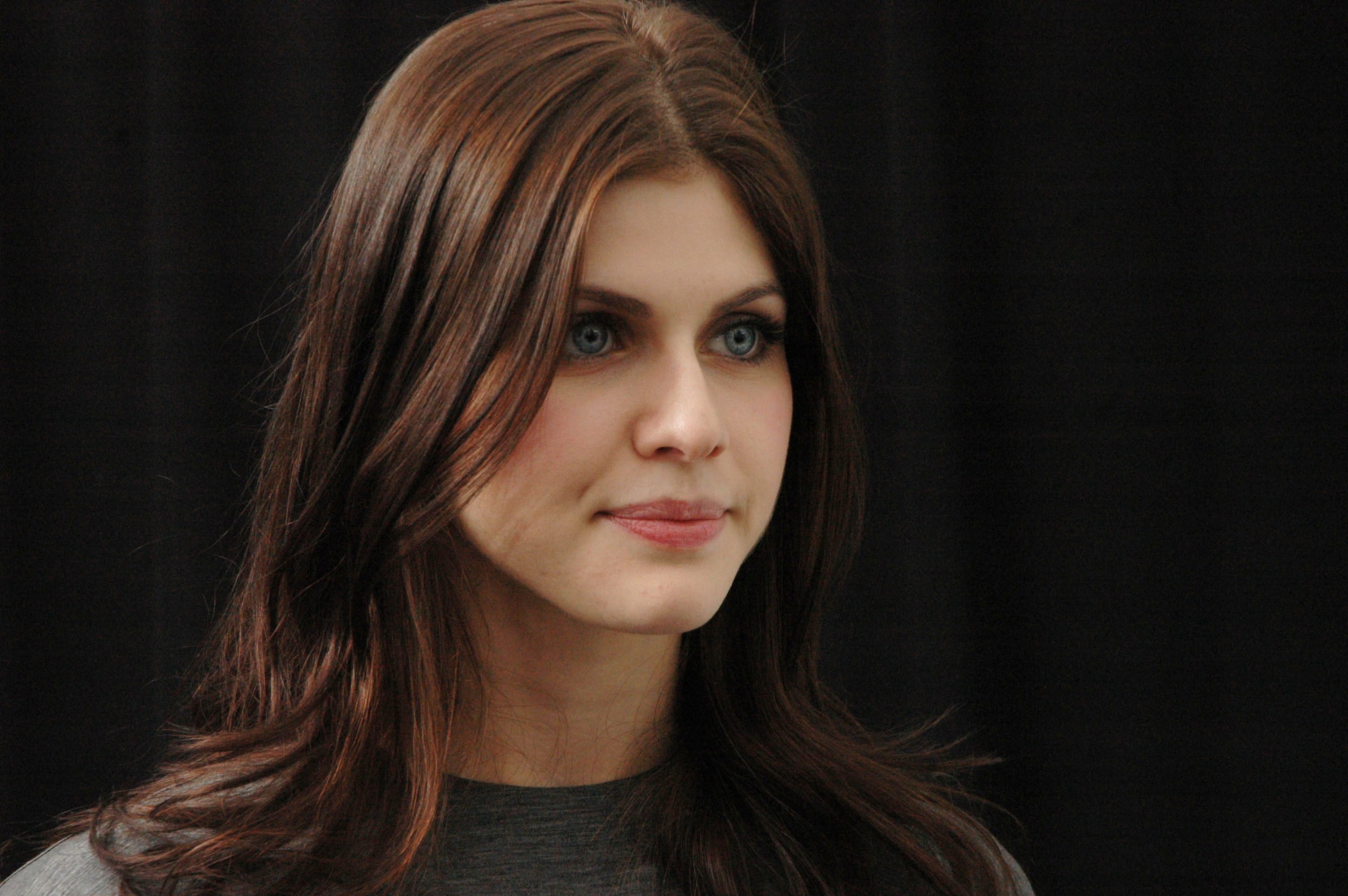 Who Is Alexandra Daddario Married To